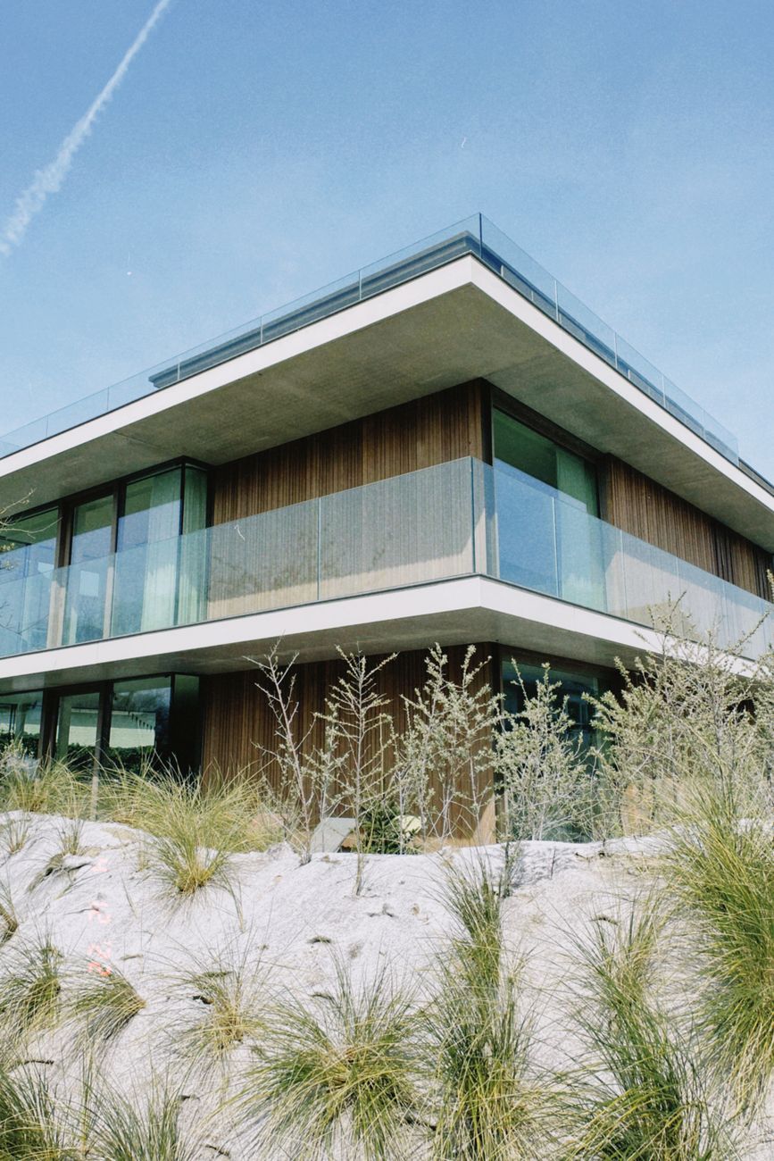 Secluded architectural retreat